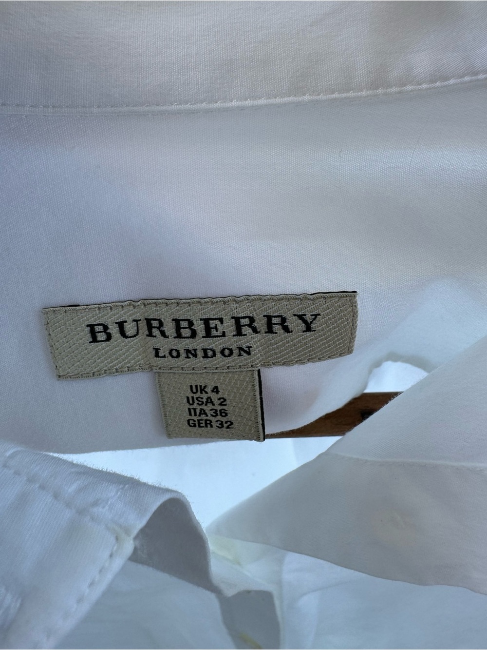 Women’s Burberry White Cotton Long-Sleeve Button-Down Shirt - Picture 11 of 16